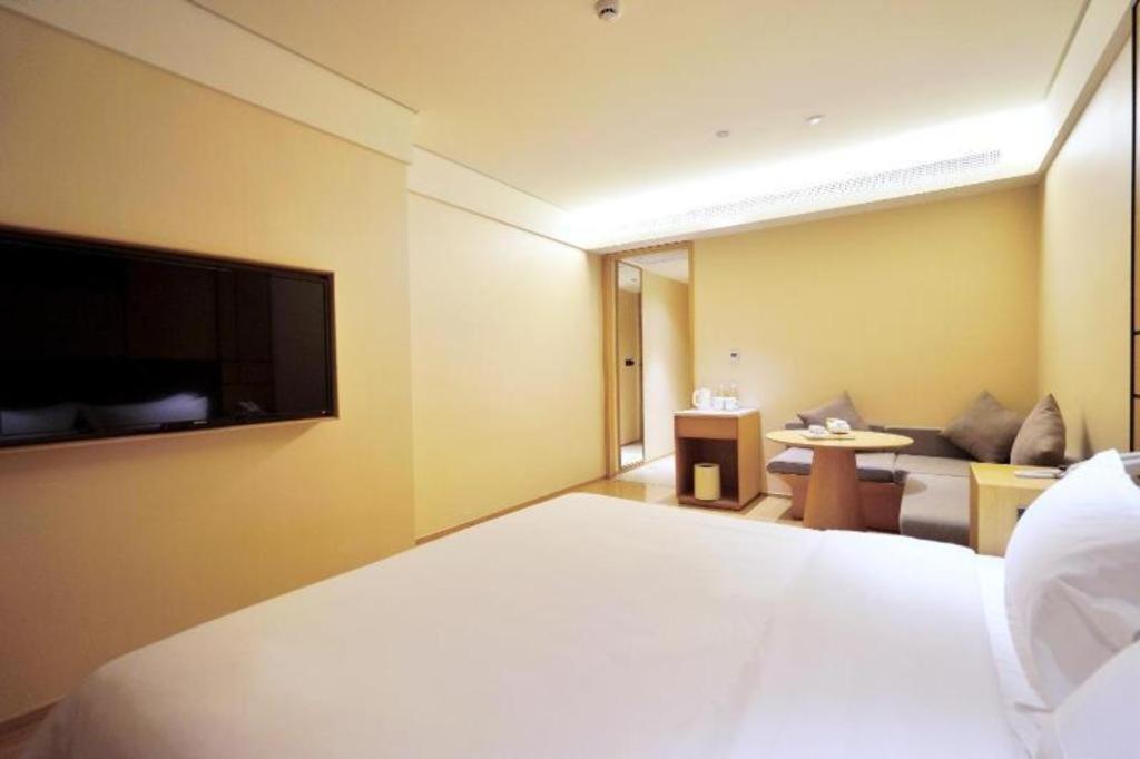 Ji Hotel Shanghai Hongqiao Yan'An XI Road Exterior photo